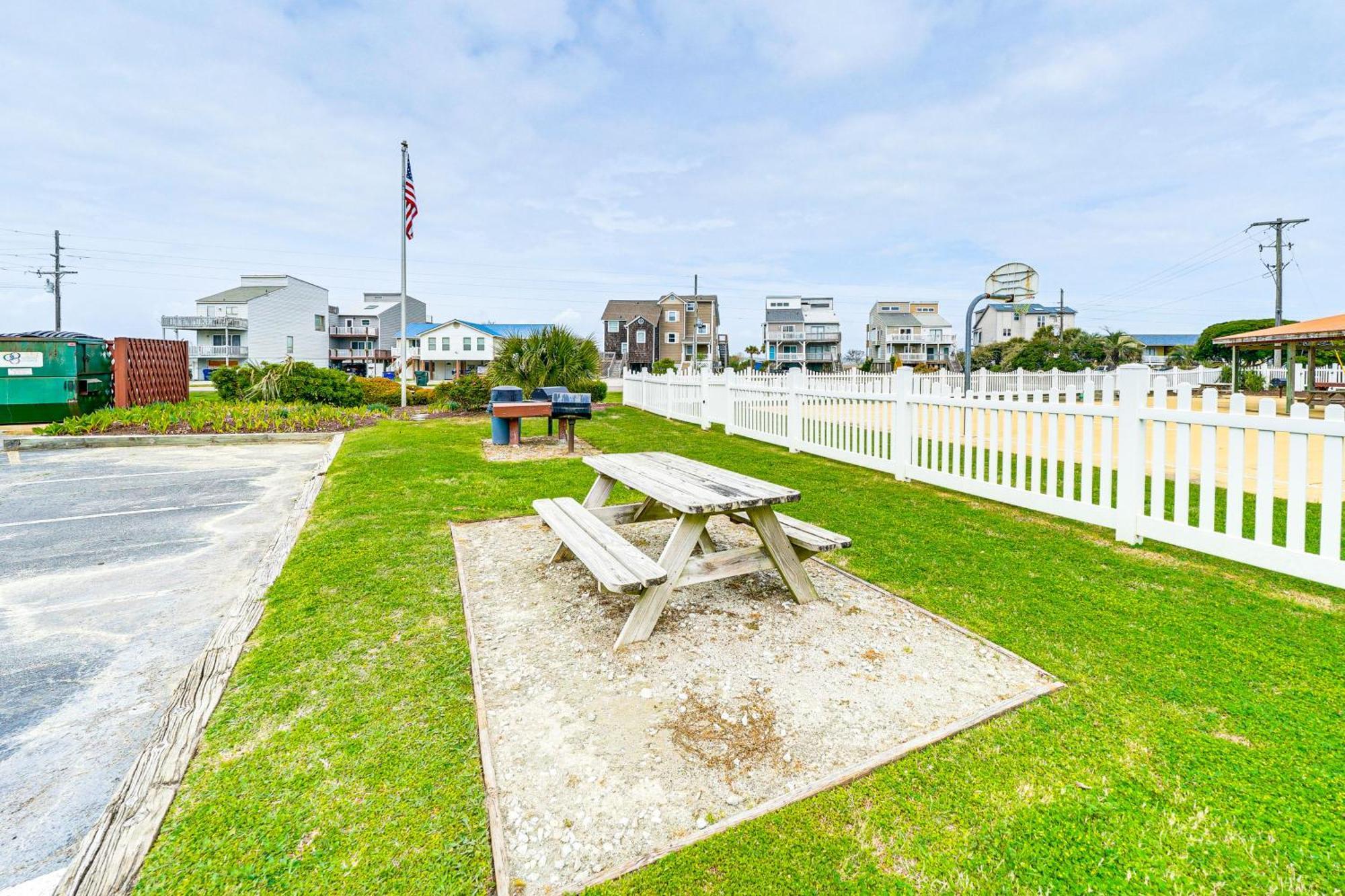 Steps To The Beach Oceanfront Condo With Lanai! Норт Топсейл Бийч Екстериор снимка